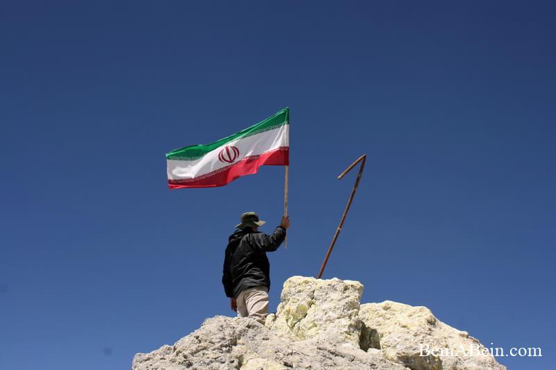 پرچم ایران روی قله