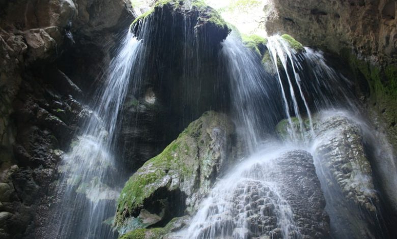 آبشار خزه ای آق سو
